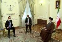 استانداردهای دو گانه غرب به اعتماد مردم آسیب می‌زند