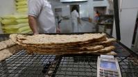 برای هر کد ملی یارانه نان ثبت می‌شود و با هر کارت بانکی امکان خرید نان وجود دارد