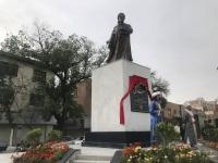 مجسمه سعدی در تهران رونمایی شد
