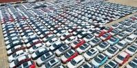 تعداد زیادی خودرو در پارکینگ ایران خودرو خراسان رضوی موجود است