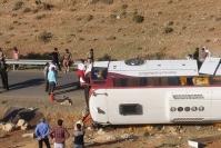 ۳۷۳ فوتی و ۱۰۵۰۰ مصدوم در تصادفات نوروزی/ خستگی راننده علت واژگونی مرگبار اتوبوس در جاده شیراز